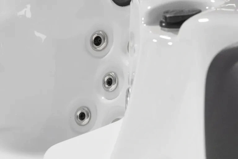 SAUNAONES® Serenity Series 6-Person Spa Hot Tub